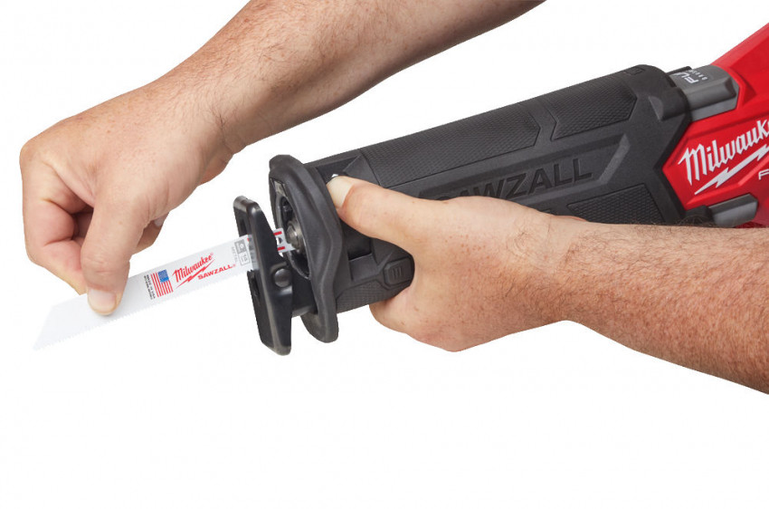 Пила шабельна акумуляторна безщіткова MILWAUKEE M18 FSZ-0 (каркас) + M18 B5 подарунок-4933498063/B5