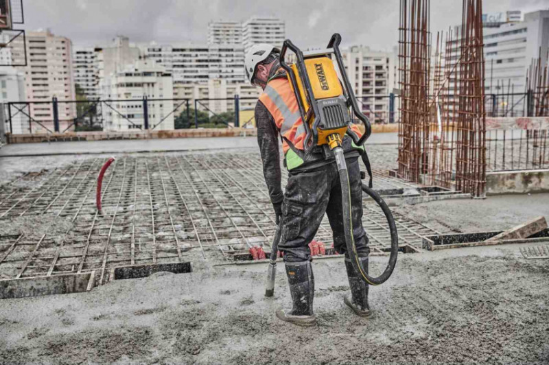 Вібратор-наплічник глибинний акумуляторний POWERSHIFT DeWALT DCPS310N-DCPS310N