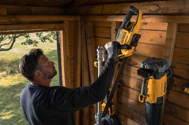 Кущоріз акумуляторний DeWALT DCMHT564N-DCMHT564N