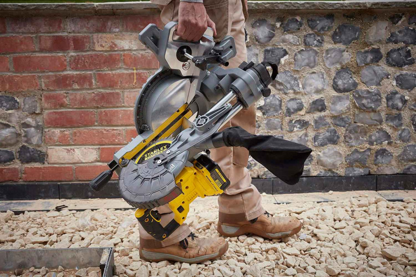 Пила торцювальна акумуляторна STANLEY FATMAX SFMCS701M1-SFMCS701M1