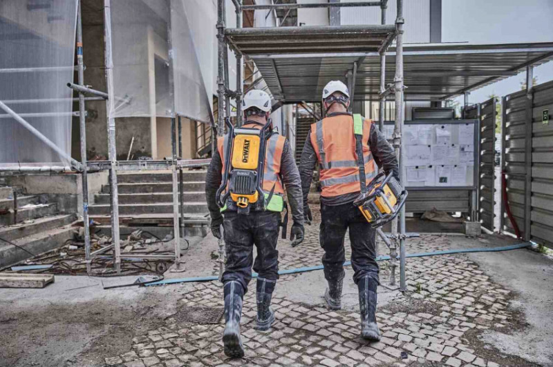 Вібратор-наплічник глибинний акумуляторний POWERSHIFT DeWALT DCPS310N-DCPS310N
