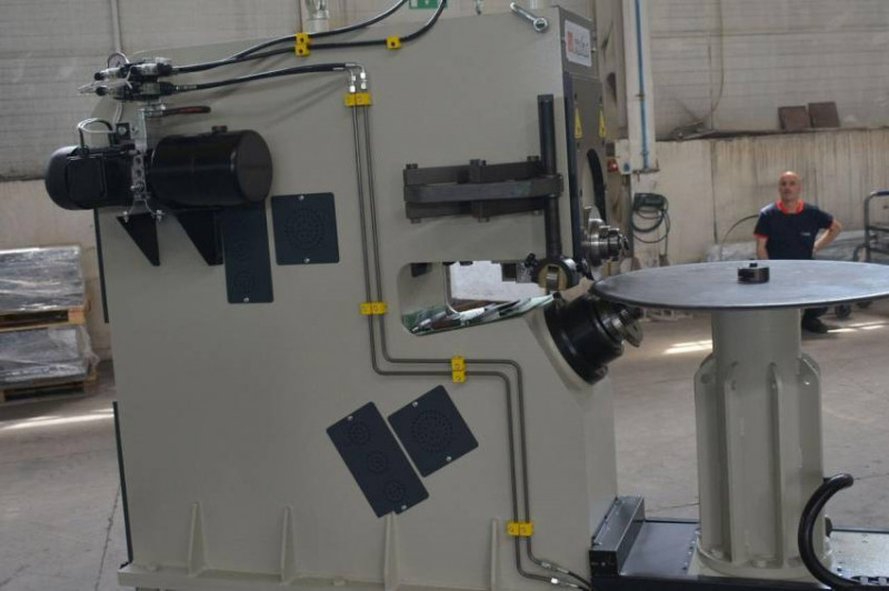 Відбортовочно-відрізний верстат Isitan SDK 6-SDK-6