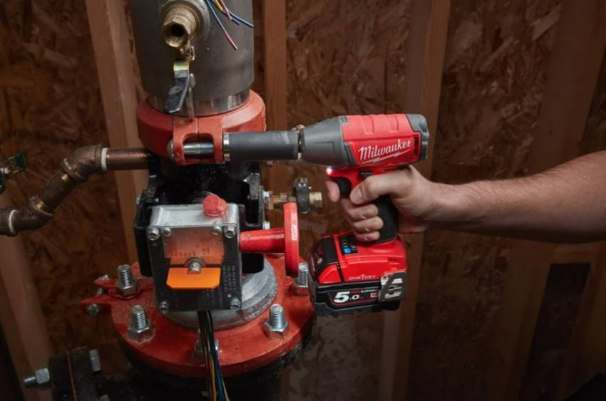 Ударний гайковерт (300 Нм) Н MILWAUKEE 1/2\" M18 FUEL ONEIWF12-0 ONE-KEY з фрикц. кільцем 4933451153-4933451153