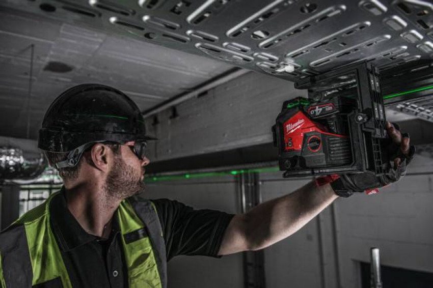 Лазерний 3D нівелір акумуляторний MILWAUKEE, M12 3PL-401C ( зарядний пристрій, 1акум.Х4Аг, кейс) (4933478102)-4933478102