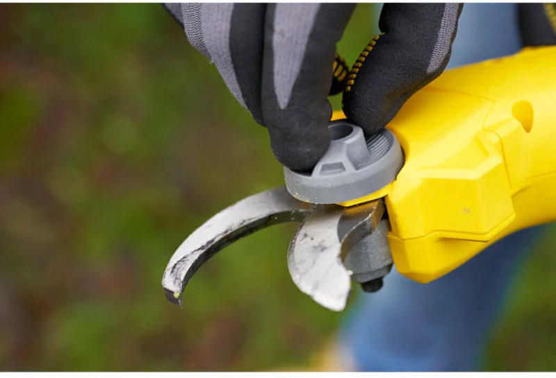 Пила ланцюгова акумуляторна STANLEY FATMAX SFMCCS630M1+SFMCPP32M1-SFMCCS630M1+SFMCPP32M1