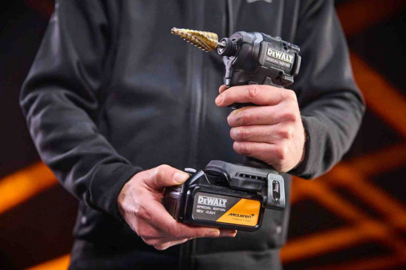 Шурупокрут ударний McLaren F1 TEAM SPECIAL EDITION DeWALT DCF86MM2T-DCF86MM2T