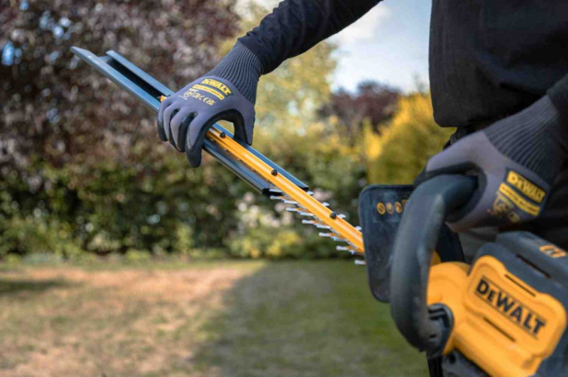 Кущоріз акумуляторний DeWALT DCMHT564N-DCMHT564N