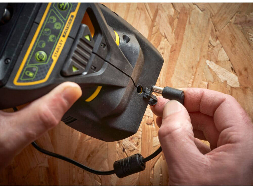 Рівень лазерний FatMax®MultilineGreen трипроменевий площинний самовирівнюючий, чемодан STANLEY FMHT1-77356-FMHT1-77356