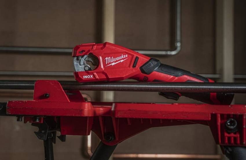 Акумуляторний труборіз по нержавіючій сталі MILWAUKEE M12PCSS-202C-4933479242