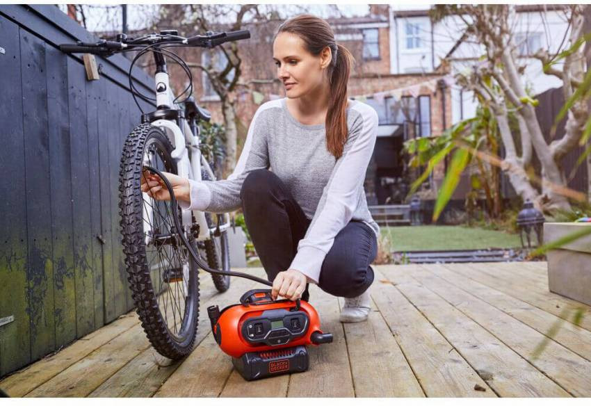 Компресор автомобільний акумуляторний BLACK DECKER BDCINF18N-BDCINF18N