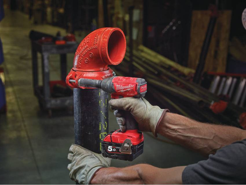 Гайкокрут акумуляторний 1/2" MILWAUKEE, M18 FIWP12-502X, 300Нм (зарядний пристрій, 2 акум.Х 5Ач, HDкейс)-4933451068