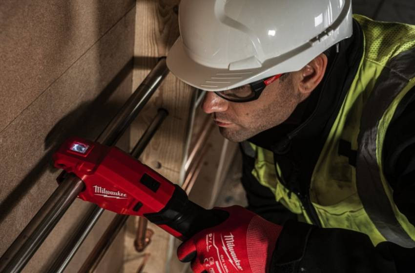 Аккумуляторний труборіз по нержавеющей стали MILWAUKEE M12PCSS-0-4933479241