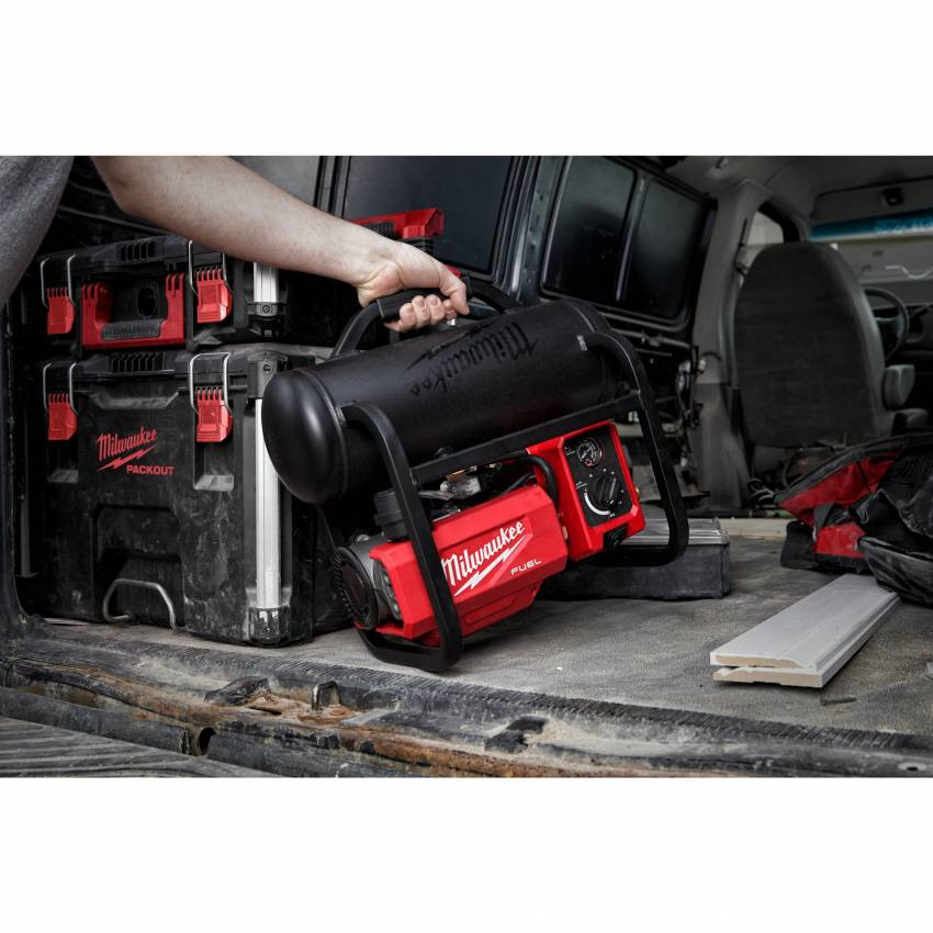 Акумуляторний компресор MILWAUKEE, M18 FAC-0-4933472166