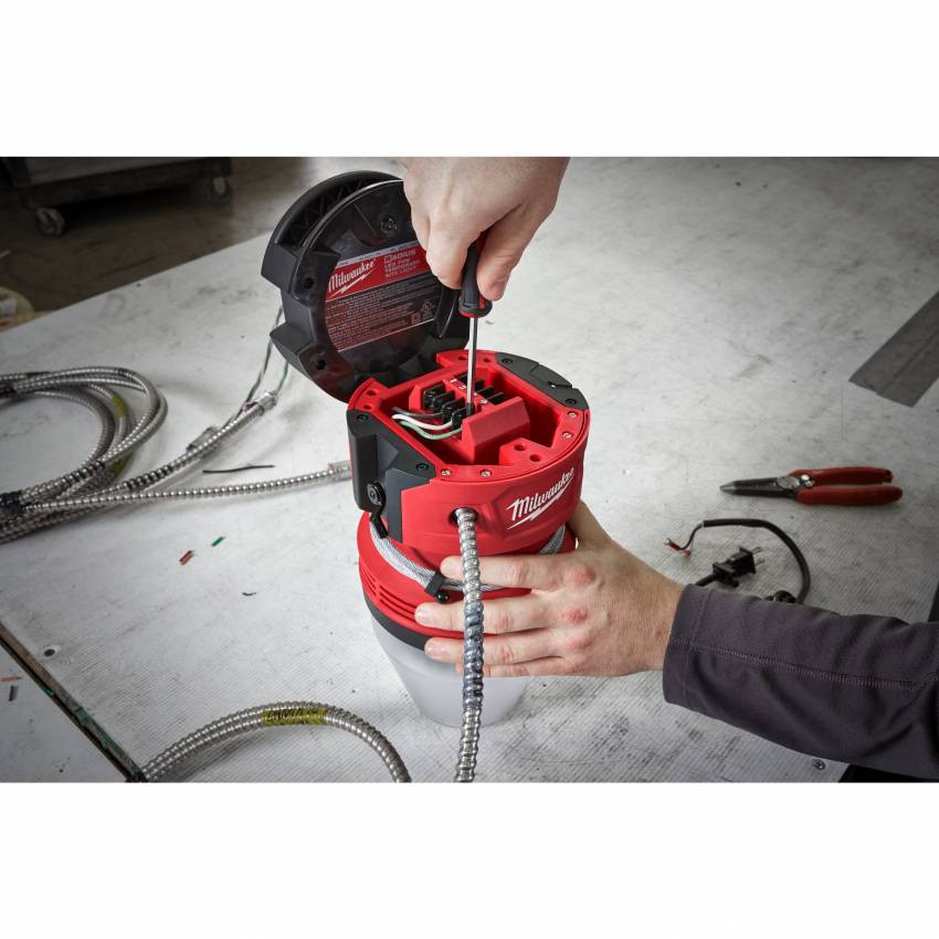 Високопотужний ліхтар HOBL 7000 MILWAUKEE 4933464126-4933464126