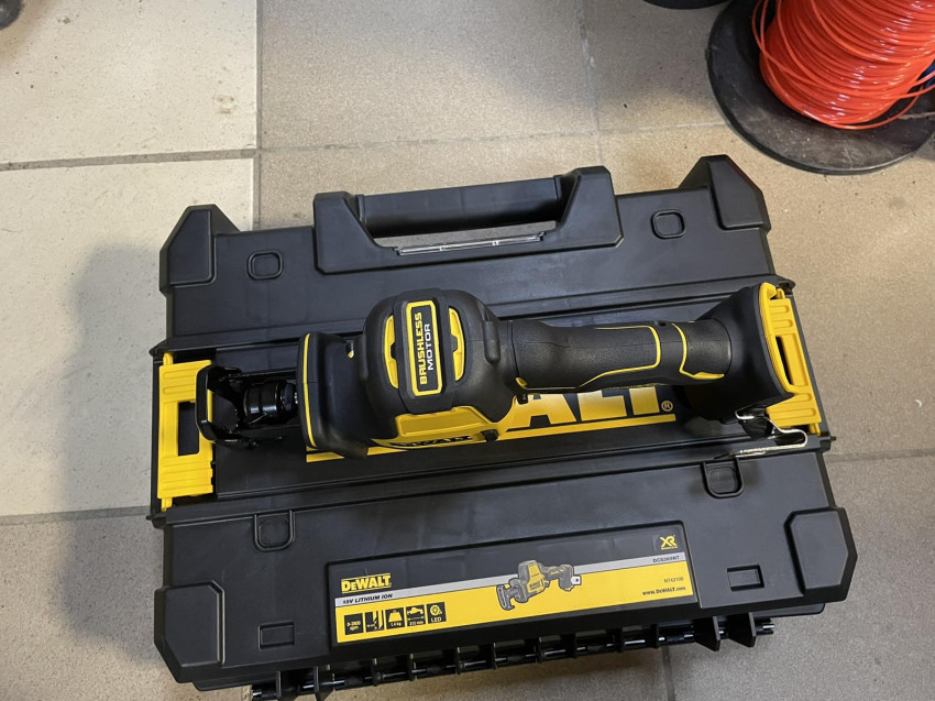 Пила шабельна акумуляторна безщіткова DeWALT DCS369NT-DCS369NT