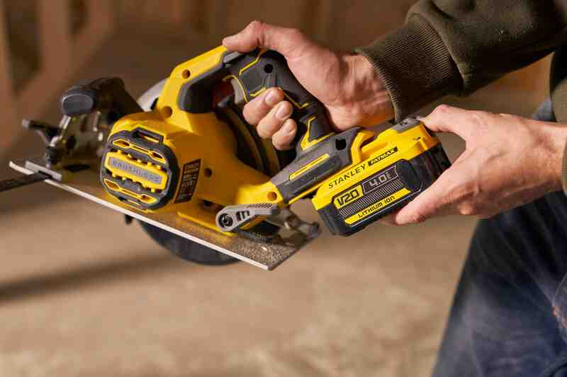 Пила циркулярна акумуляторна STANLEY FATMAX SFMCS550B-SFMCS550B