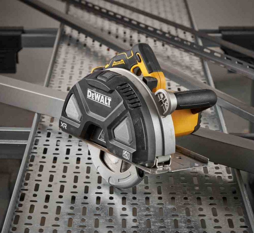 Пилка дискова по металу акумуляторна DeWALT DCS383N-DCS383N