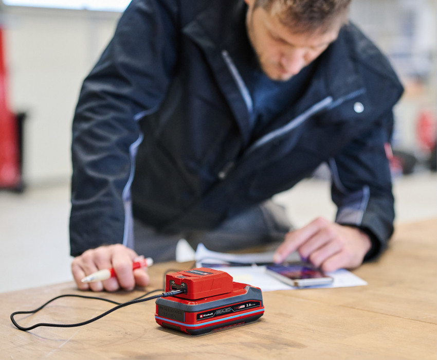 Зарядний пристрій USB акумуляторний Einhell TC-CP 18 Li USB A/C - Solo (4514148)-
