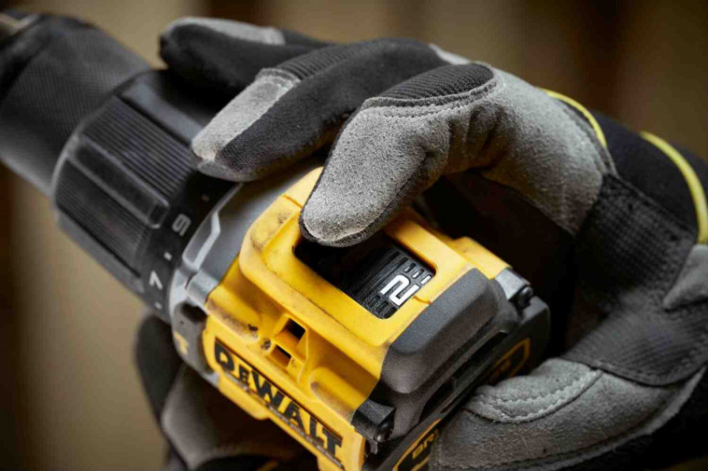 Дриль-шуруповерт акумуляторний безщітковий ударний DeWALT DCD799P2T-DCD799P2T