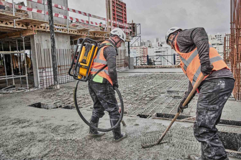 Вібратор-наплічник глибинний акумуляторний POWERSHIFT DeWALT DCPS310N-DCPS310N