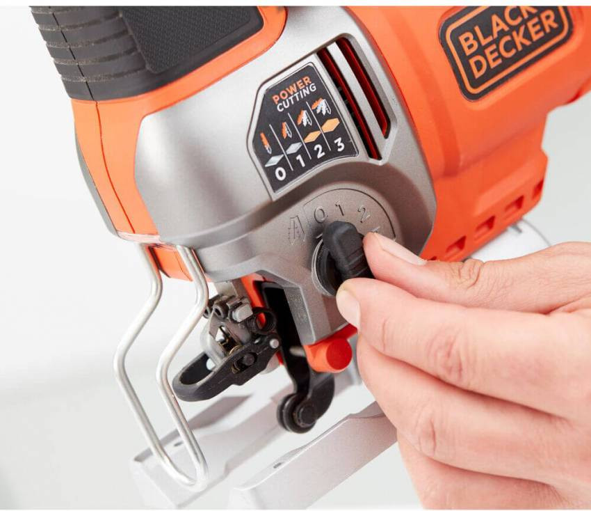 Пила лобзикова мережева BLACK DECKER BES610-BES610