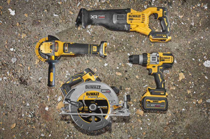 Пила шабельна акумуляторна DeWALT DCS386NT-DCS386NT