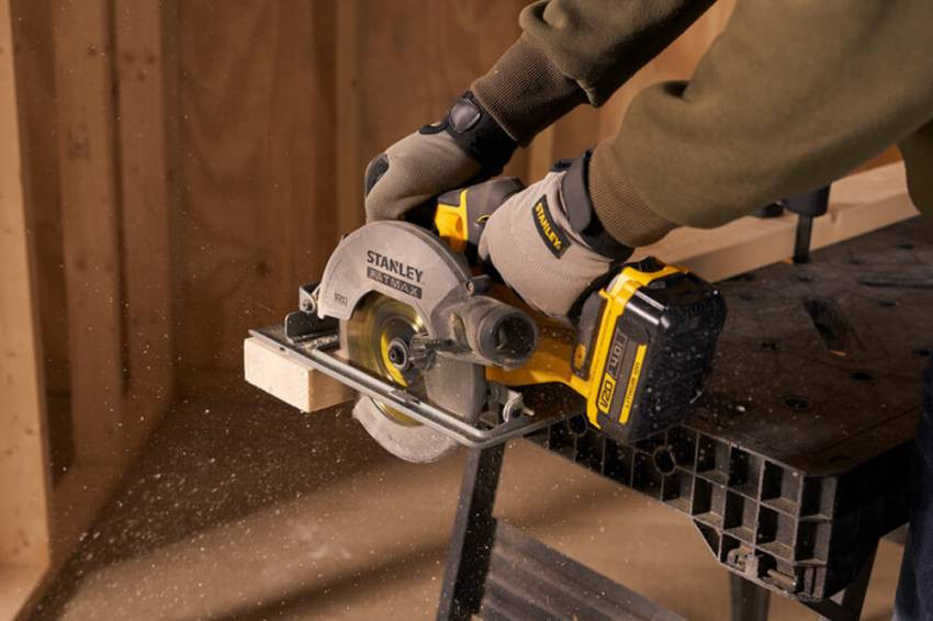 Пила циркулярна акумуляторна STANLEY FATMAX SFMCS500B-SFMCS500B