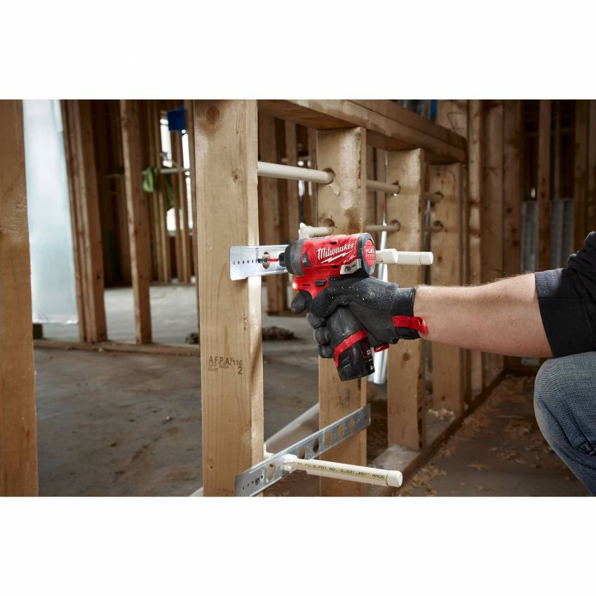 Гвинтоверт акумуляторний 1/4" HEX MILWAUKEE, M12 FID-202X, 147Нм (зарядний пристрій, 2 акум.Х 2Ач, HDкейс)-4933459823