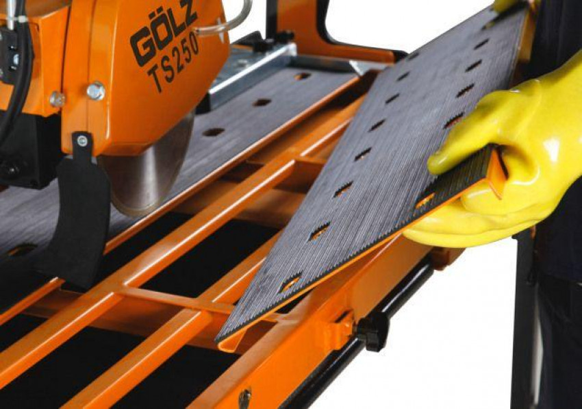Плиткорізний верстат Gölz TS250-2 892 501 000