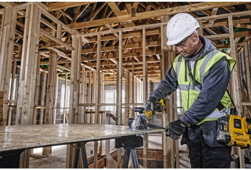 Пила дискова акумуляторна безщіткова DeWALT DCS571P2-DCS571P2