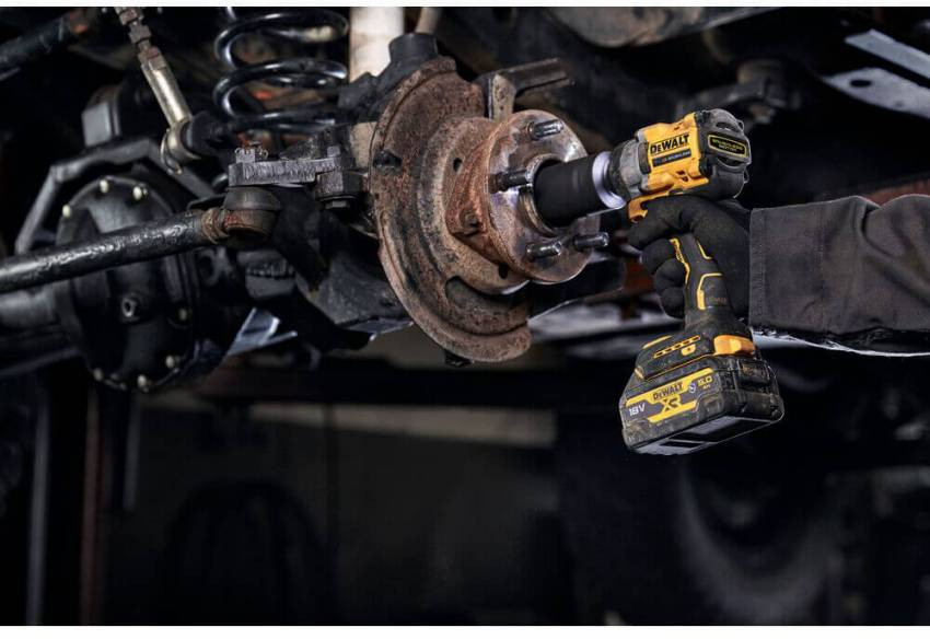 Гайковерт ударний акумуляторний безщітковий DeWALT DCF921P2G-DCF921P2G