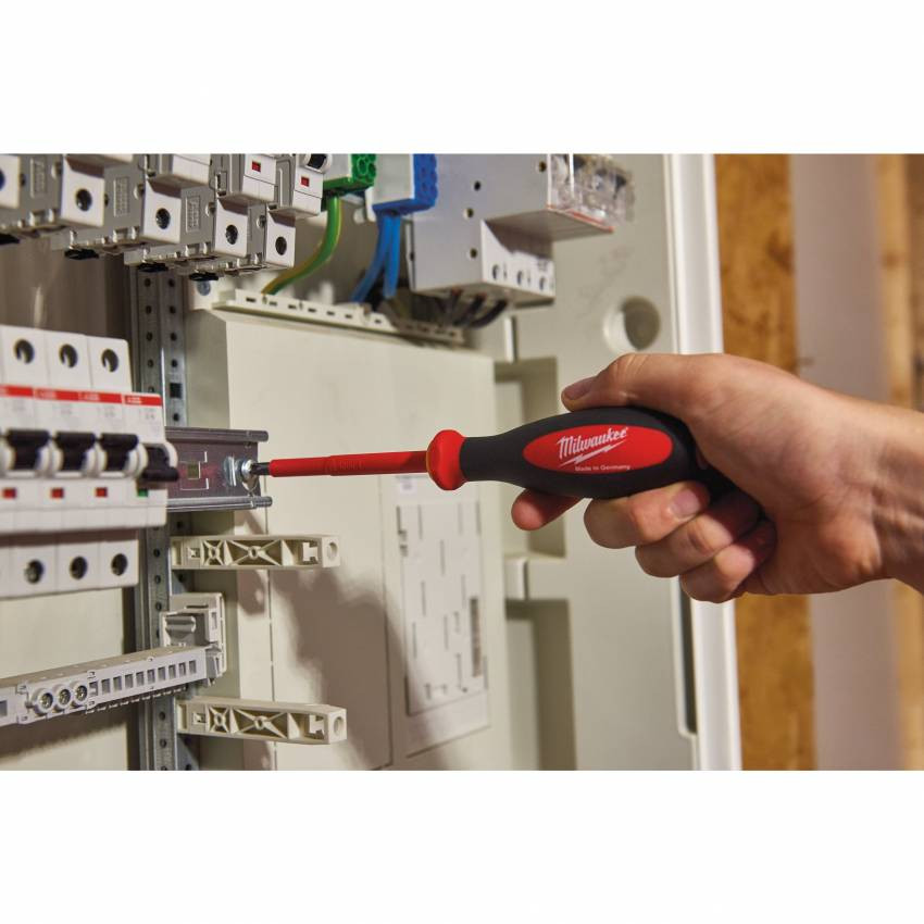 Викрутка VDE діелектрична MILWAUKEE PH1х80мм-4932464043