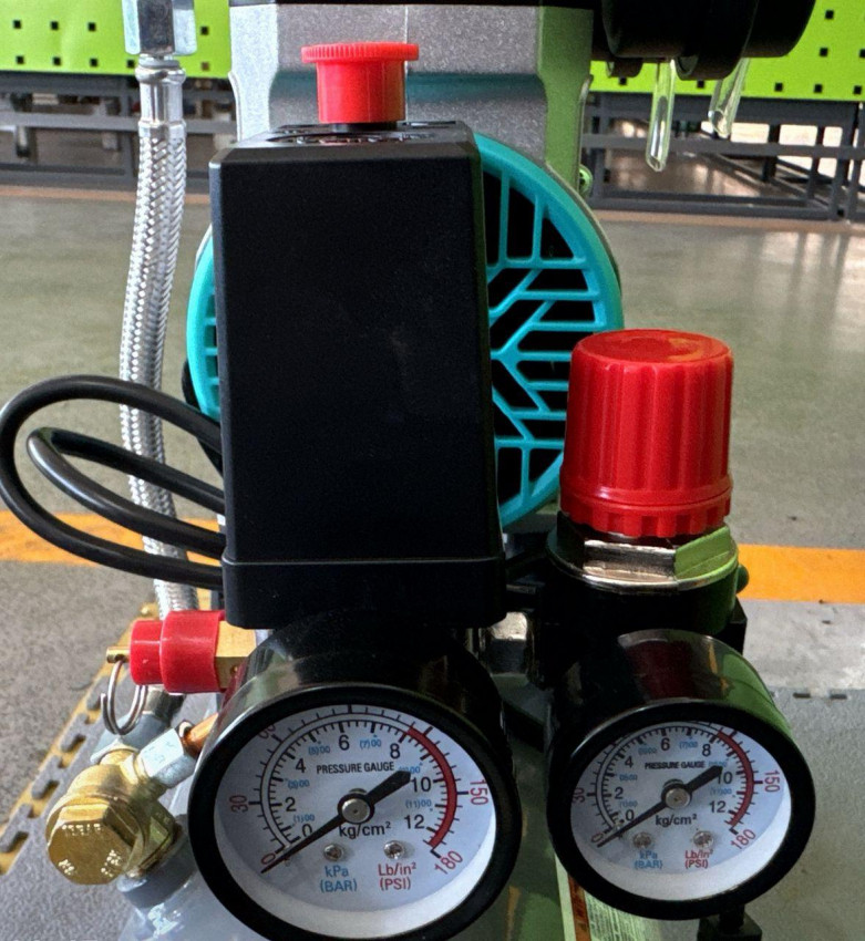 Безмасляний поршневий компресор Mast MOF1390/1100-9L-MOF1390/1100-9L