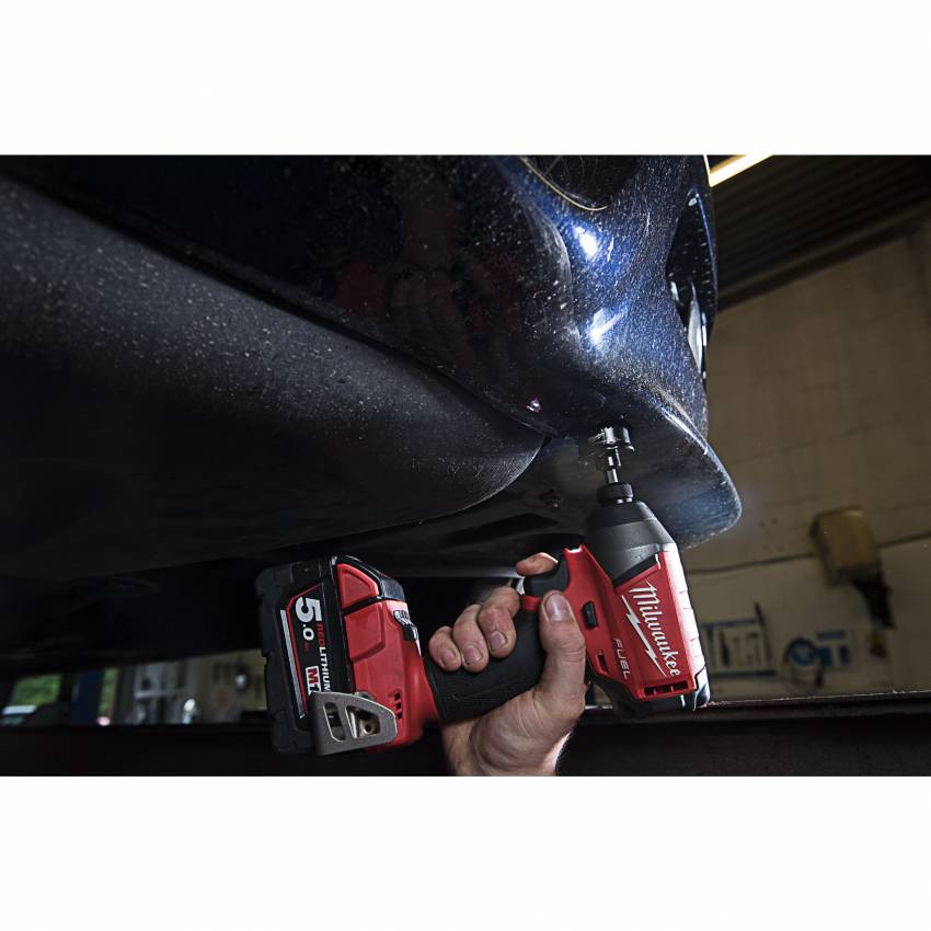 Імпульсний ударний акумуляторний шуруповерт 1/4" HEX MILWAUKEE, M18 FQID-0X, 50Нм, HDкейс-4933459187