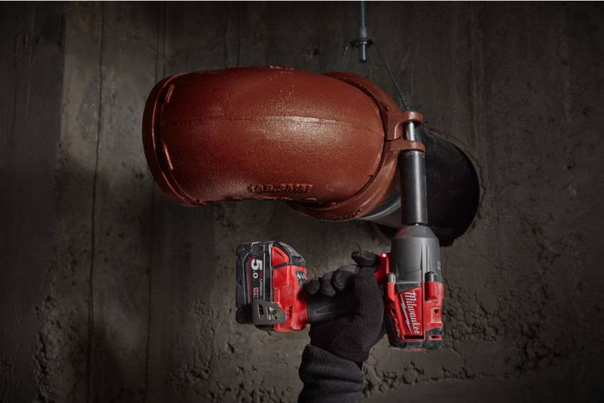 Гайкокрут акумуляторний 1/2" MILWAUKEE, M18 FMTIWP12-502X, 610Нм (зарядний пристрій, 2 акум.Х 5Ач, HDкейс)-4933459183