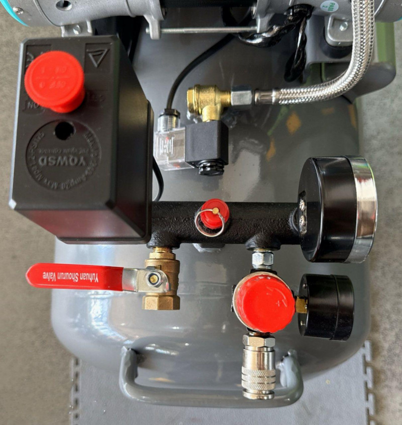 Безмасляний поршневий компресор Mast MOF1680/3x1500-120L-MOF1680/3x1500-120L